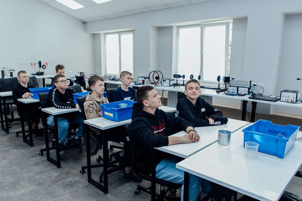 Мининский университет и “Единая Россия” запускают проект  “Научитель” для детей из ДНР и ЛНР 
