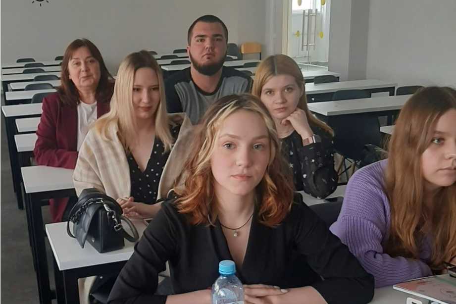 Студенты факультета управления и социально-технических сервисов посетили литературную встречу «Жил-был Алёша Пешков»