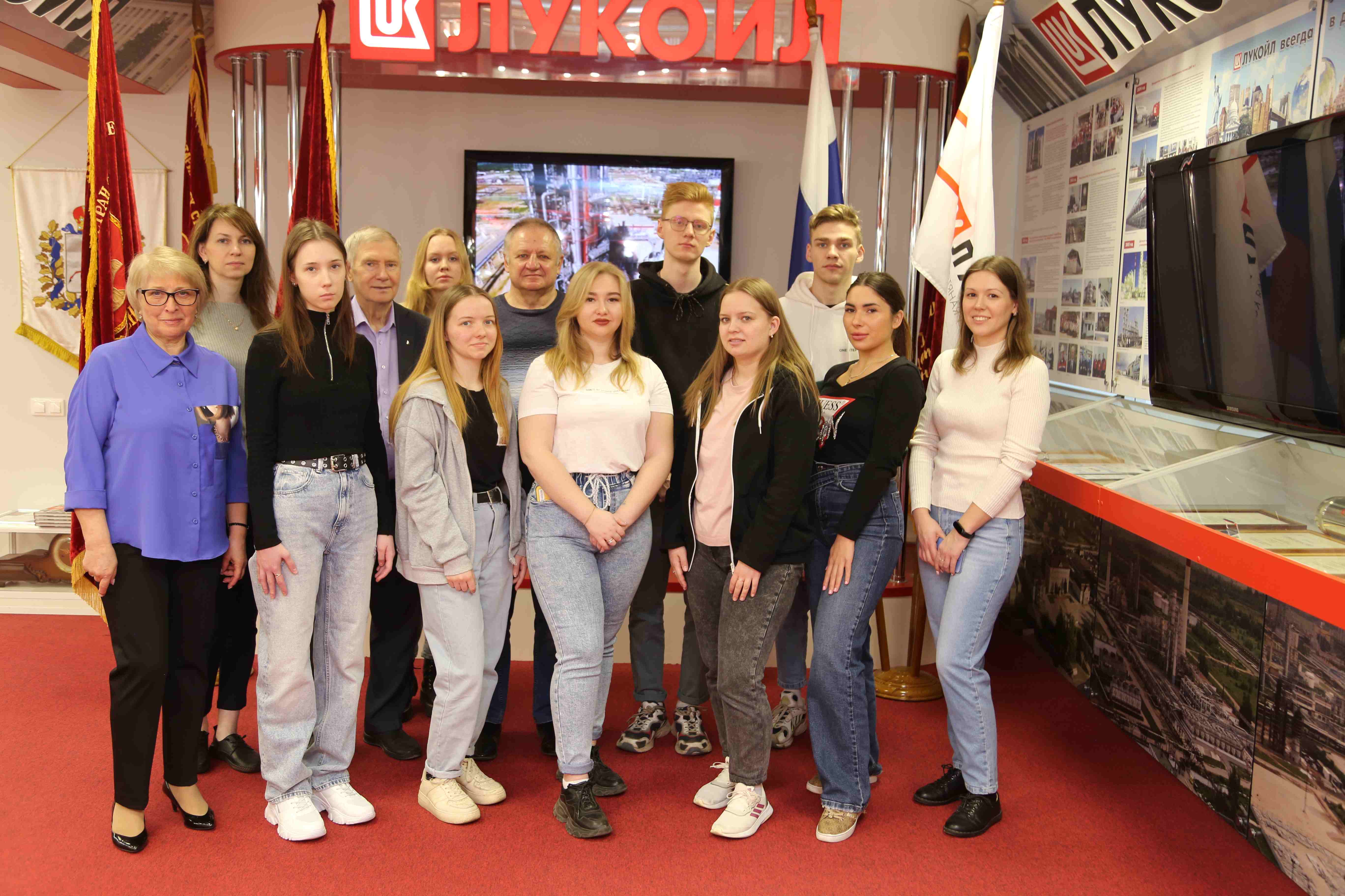 Студенты Мининского на практике познакомились с организацией производственных процессов предприятий