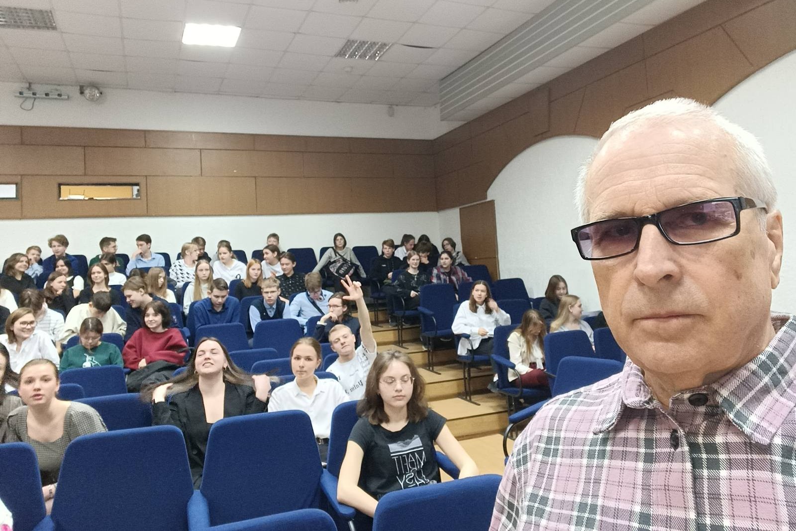 Учёные – в школы: профессор Мининского университета присоединился к акции Российского общества «Знание»