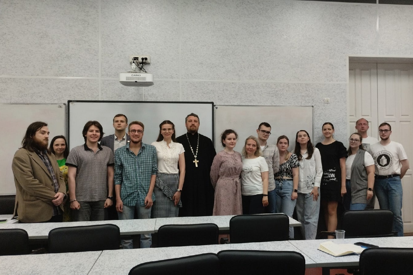Место и роль оккультуры в современном мире педагоги по истории и обществознанию обсудили в Мининском в рамках круглого стола