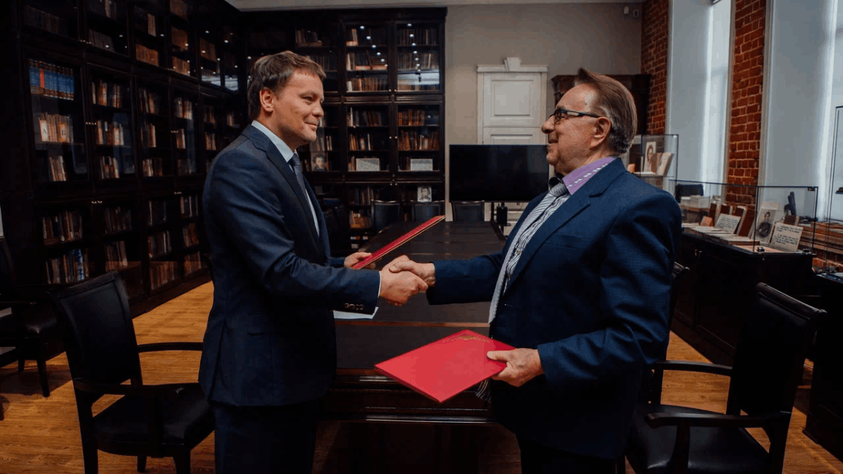 Мининский университет подписал соглашение с Фондом развития народных промыслов Нижегородской области