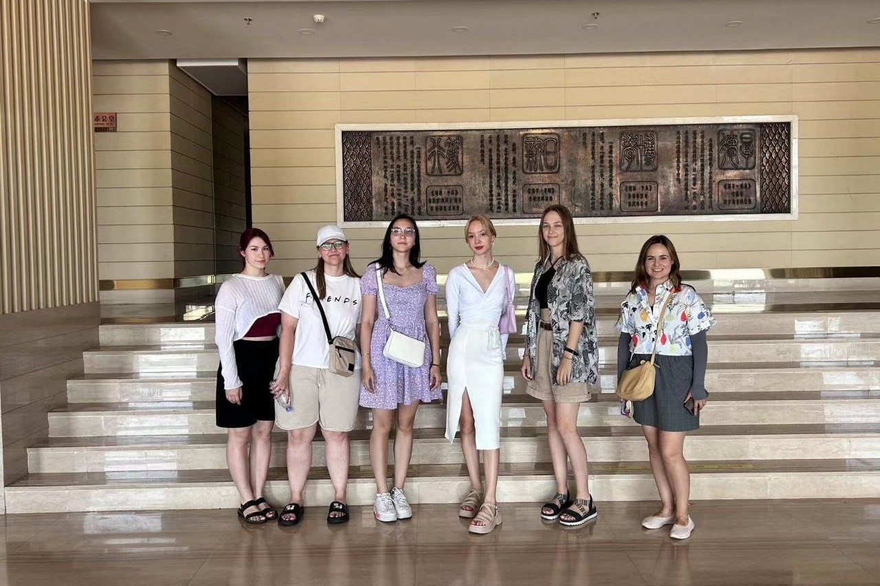 Студенты Мининского университета проходят стажировку в Китае