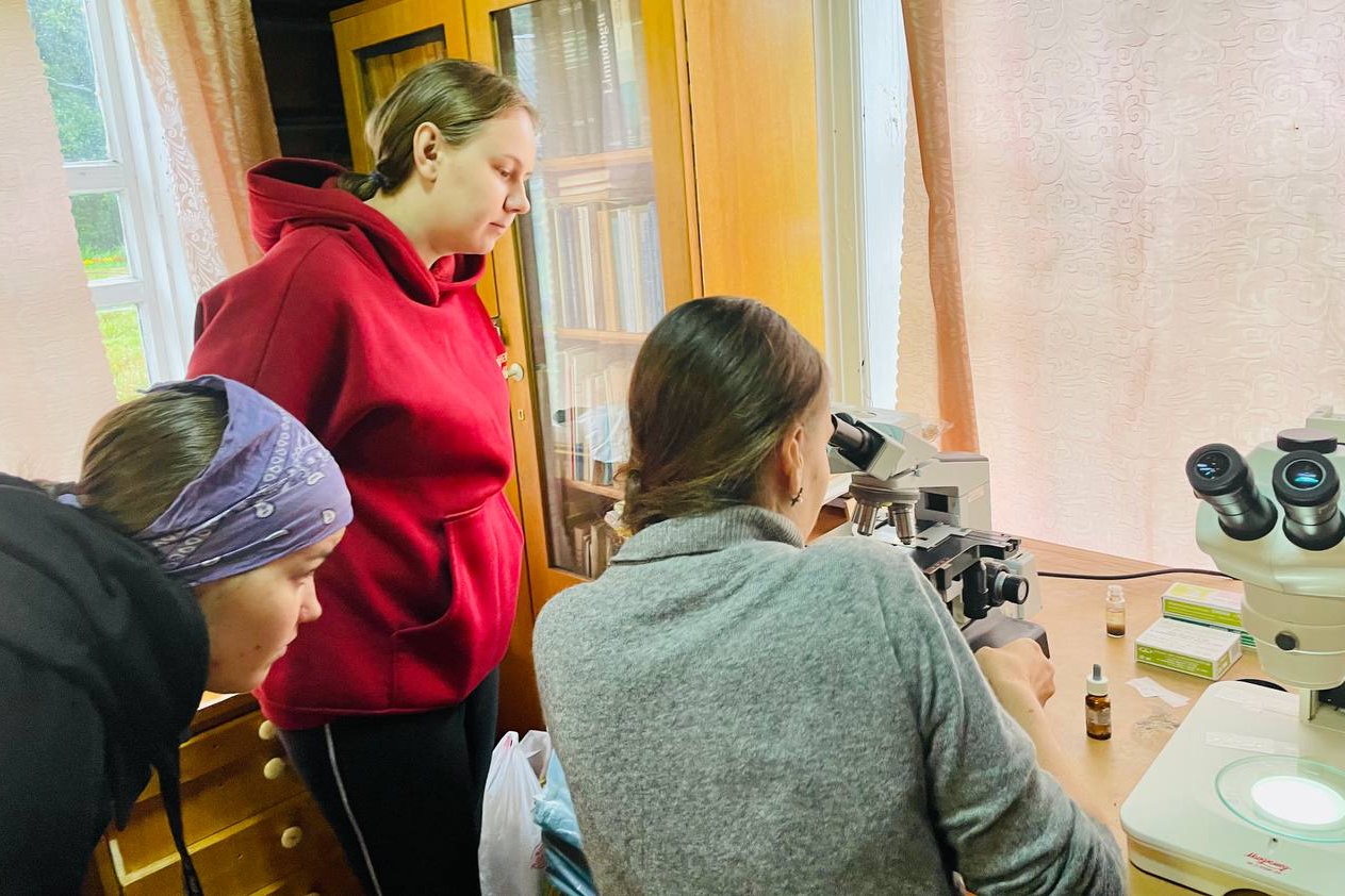 Научная стажировка студентов-биологов Мининского университета прошла на старейшей российской пресноводной биологической станции «Глубокое озеро»