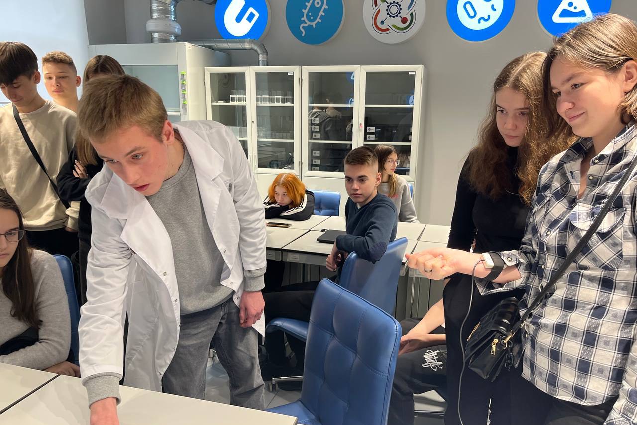 Экскурсия по Технопарку для нижегородских старшеклассников прошла в Мининском университете