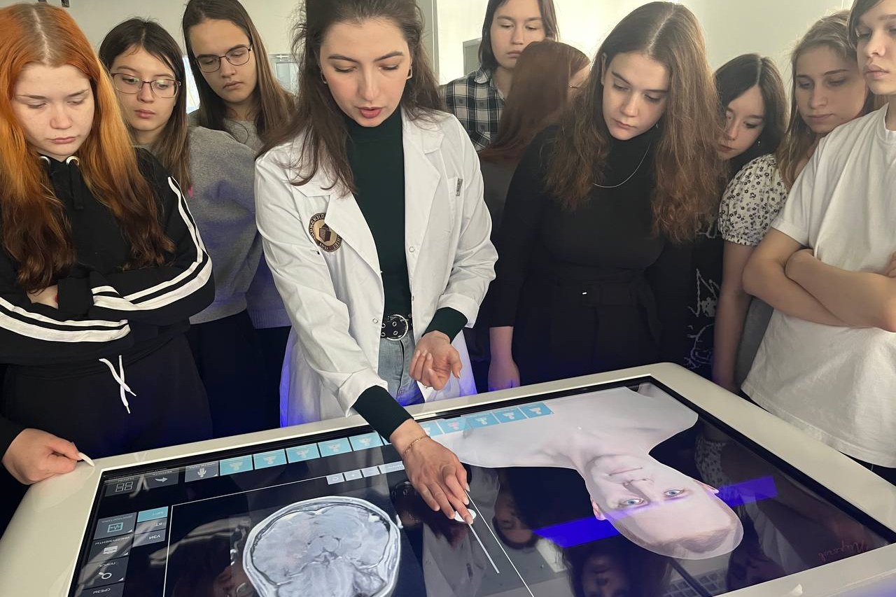 Экскурсия по Технопарку для нижегородских старшеклассников прошла в Мининском университете