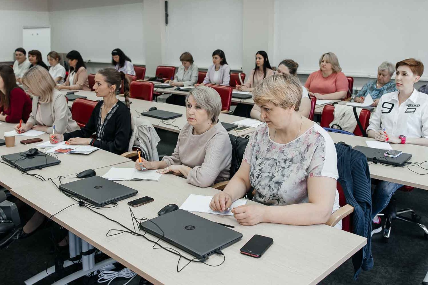 Курсы повышения квалификации по работе с нейросетями открыты в Мининском университете