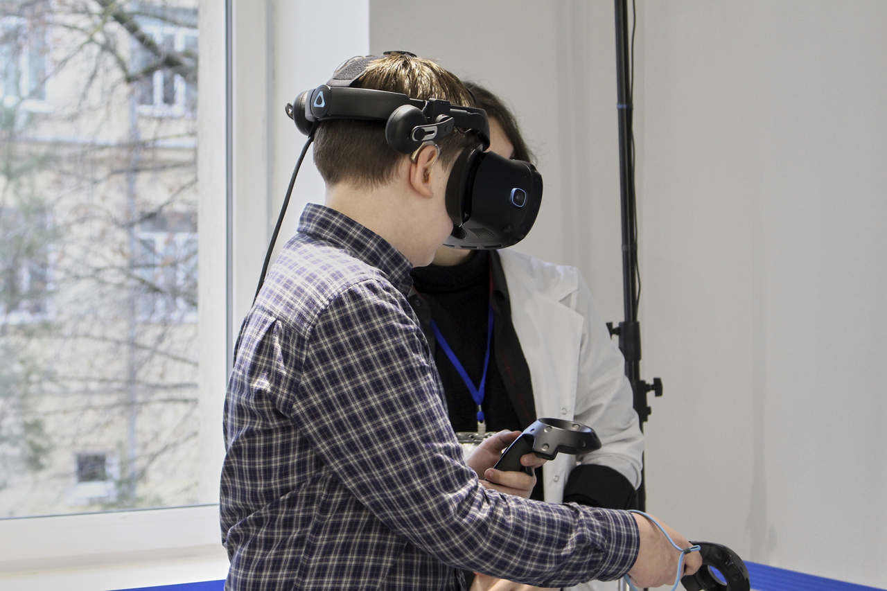 Школьная физика станет лабораторией будущего с VR-дронами и ИИ