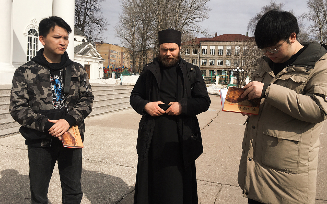 Иностранные студенты Мининского университета посетили Староярмарочный собор