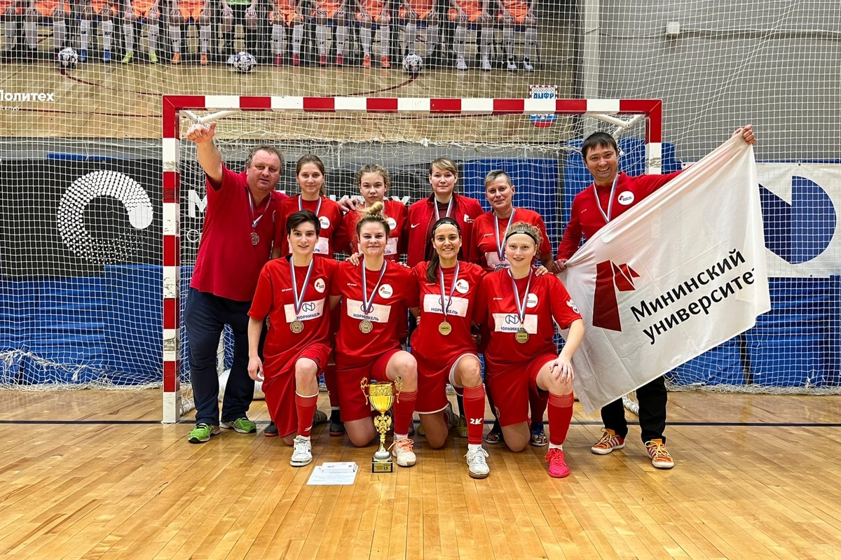 Женская сборная Мининского по мини-футболу стала серебряным призером Всероссийского Фестиваля студенческого спорта 