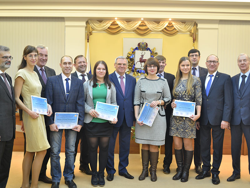 Вручение документов выпускникам Президентской программы подготовки управленческих кадров Мининского университета