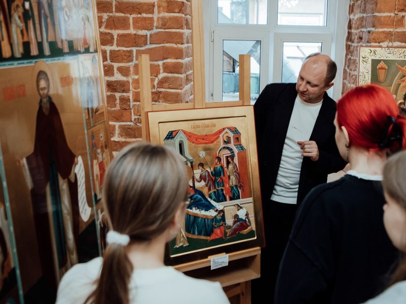 Передвижная выставка икон «Богословие в красках» экспонируется в Мининском университете