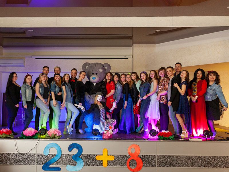 Концерт «23+8» на факультете управления и социально-технических сервисов прошел 6 марта