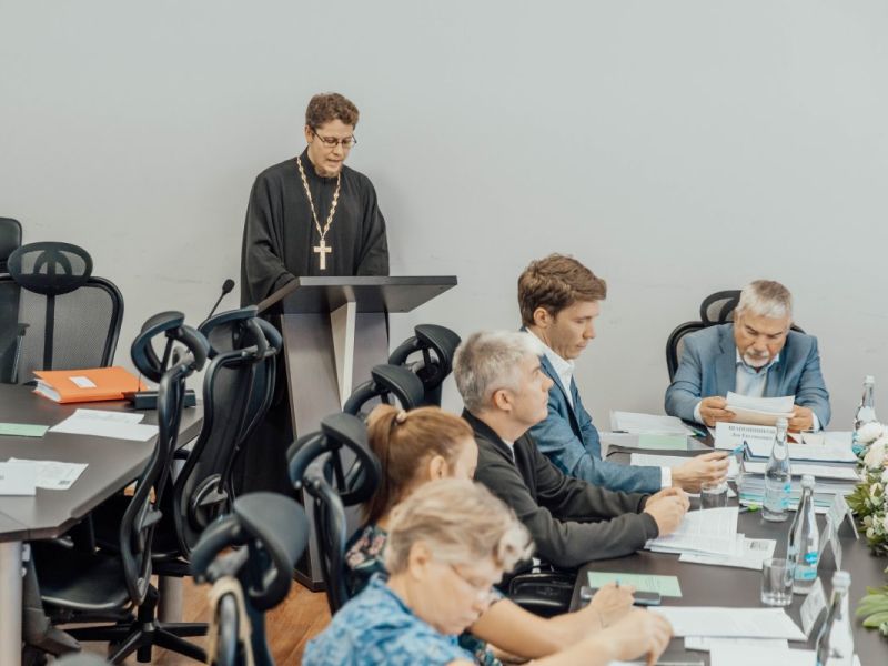 Выпускник аспирантуры Мининского университета защитил диссертацию по исламской философской традиции