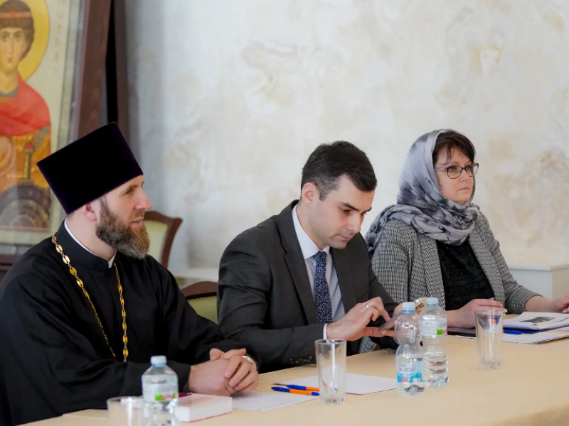 Мининский университет представил опыт духовно-нравственного воспитания на встрече с митрополитом Георгием