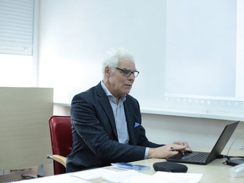 "Программа "Приглашенный профессор"