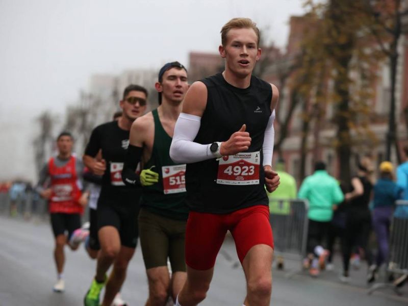Спортсмен Мининского университета стал лидером Международный легкоатлетического пробега в Гатчине