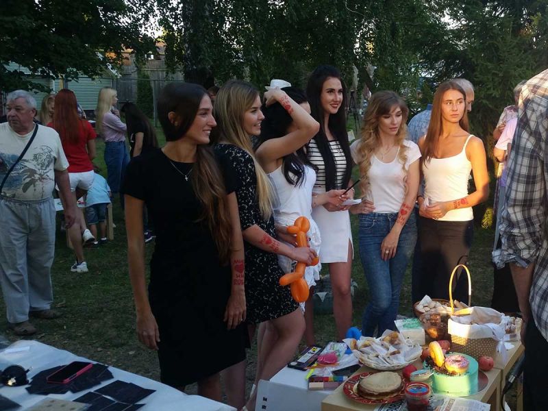 Студенты ФДИИМТ приняли участие во втором ежегодном «Фестивале непризнанных талантов Artельня»