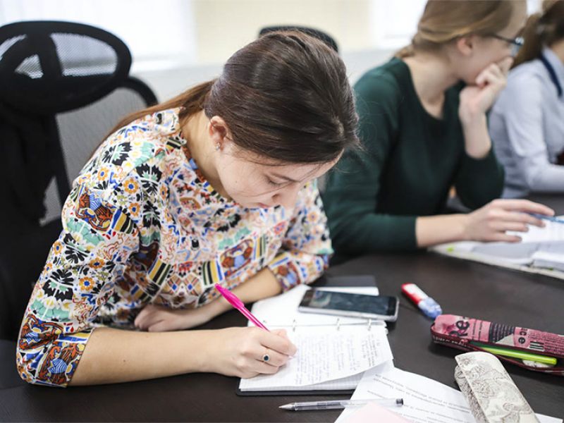 В рамках Научно-образовательного лектория обсудили проблему темпоральности и фигурного синтеза воображения