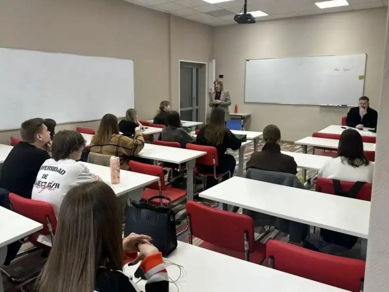 Психолог Центра социального развития рассказал студентам Мининского университета о работе с людьми с РАС