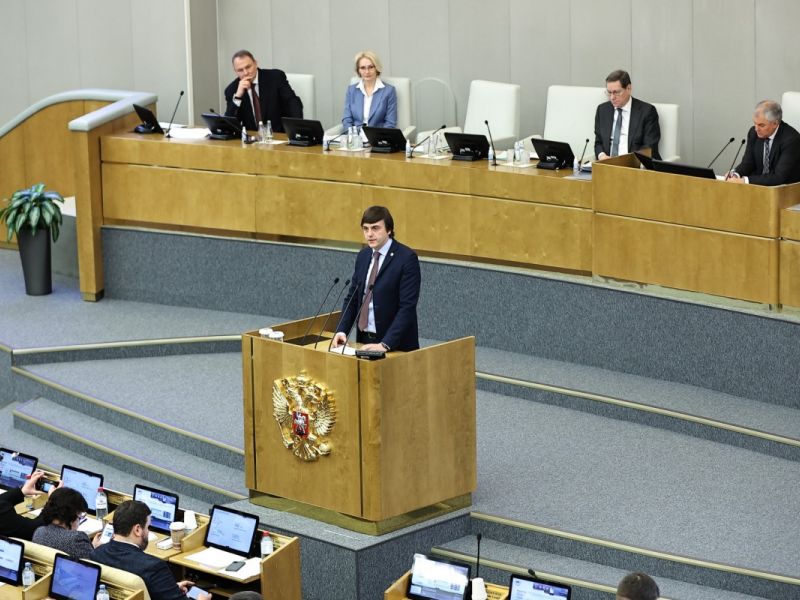 Дмитрий Чернышенко и Сергей Кравцов рассказали в Госдуме о мерах поддержки педагогов