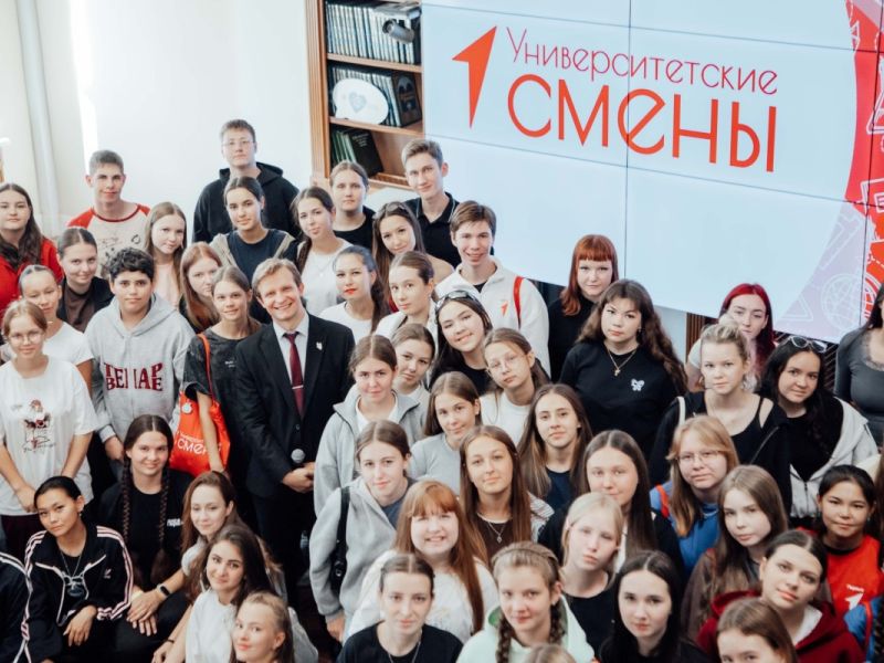 Выпускник Мининского университета встретился с участниками «Университетских смен»