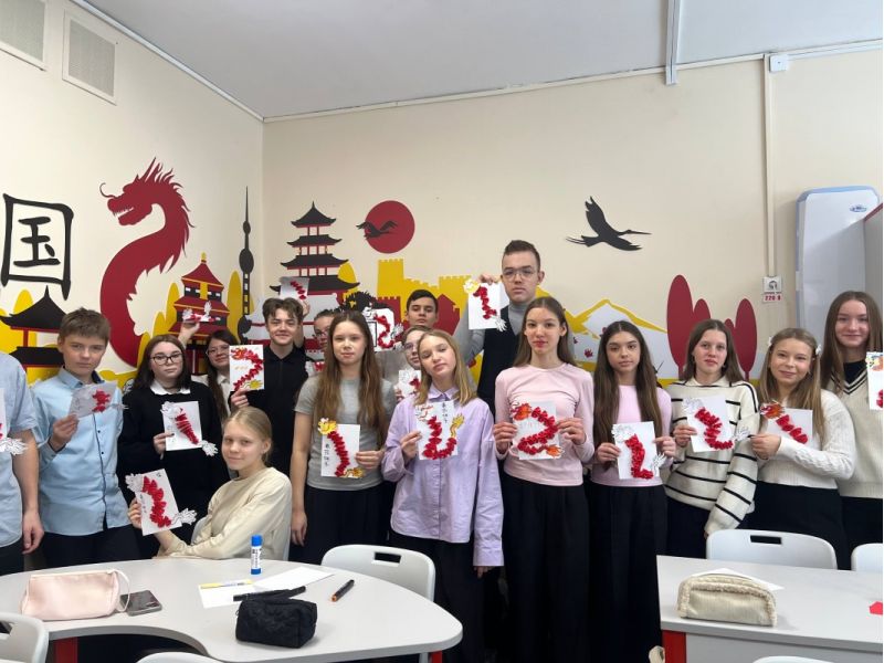 Студенты-лингвисты Мининского университета подарили праздник юным китаистам школы №151 