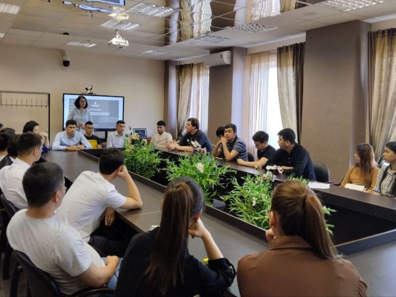 Мастер-класс «Практика бережливого управления в образовательных организациях» провели для иностранных студентов