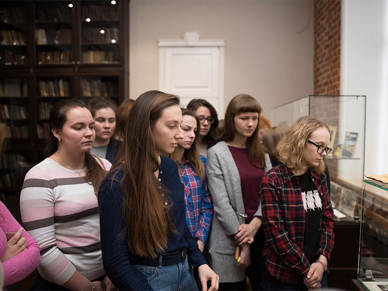 Фундаментальная библиотека представляет виртуальную выставку «Лауреаты Нобелевской премии по литературе из России и СССР (Всемирному дню писателя посвящается)»
