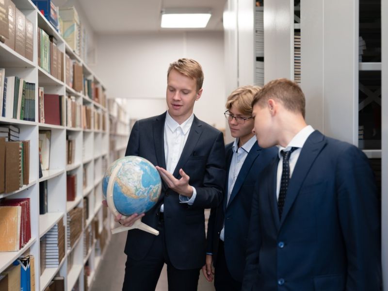 Минпросвещения России: Владимир Путин поручил организовать новую олимпиаду и подготовить единые учебники по географии