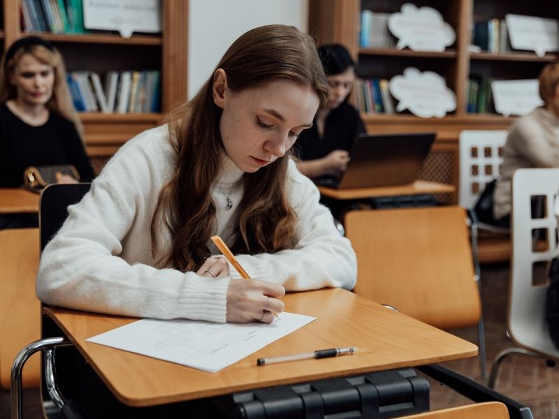 Студенты Мининского университета приняли участие в международной просветительской акции «Большой этнографический диктант — 2025»   