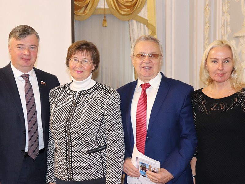 Представители Ресурсного центра развития декоративно-прикладного искусства и НХМ Нижегородской области приняли участие в заседании круглого стола на тему