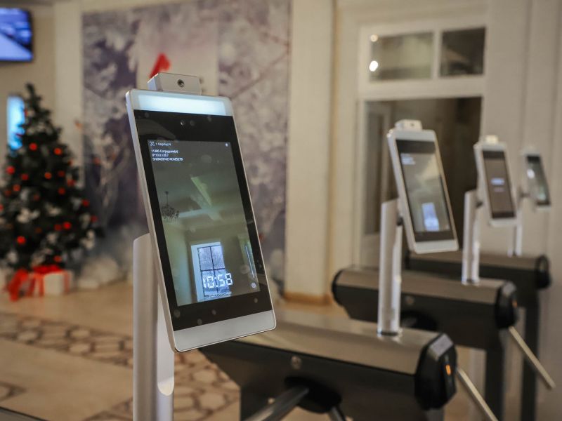 В Мининском университете начал работать комплекс распознавания лица с автоматическим измерением температуры