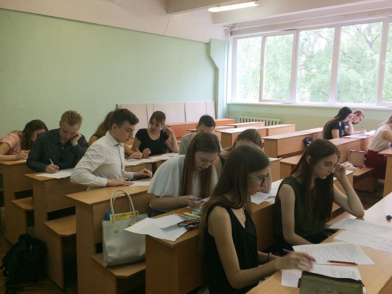 На ФуиСТС прошла студенческая олимпиада по мировой экономике и международным экономическим отношениям
